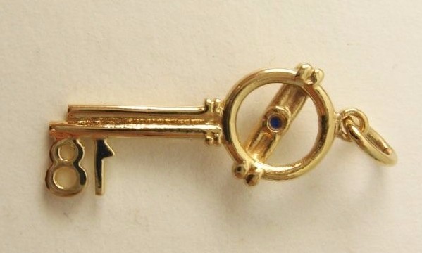 GENUINE SOLID 9K 9ct YELLOW GOLD 18 BIRTHDAY SAPPHIRE KEY Pendant Gift
