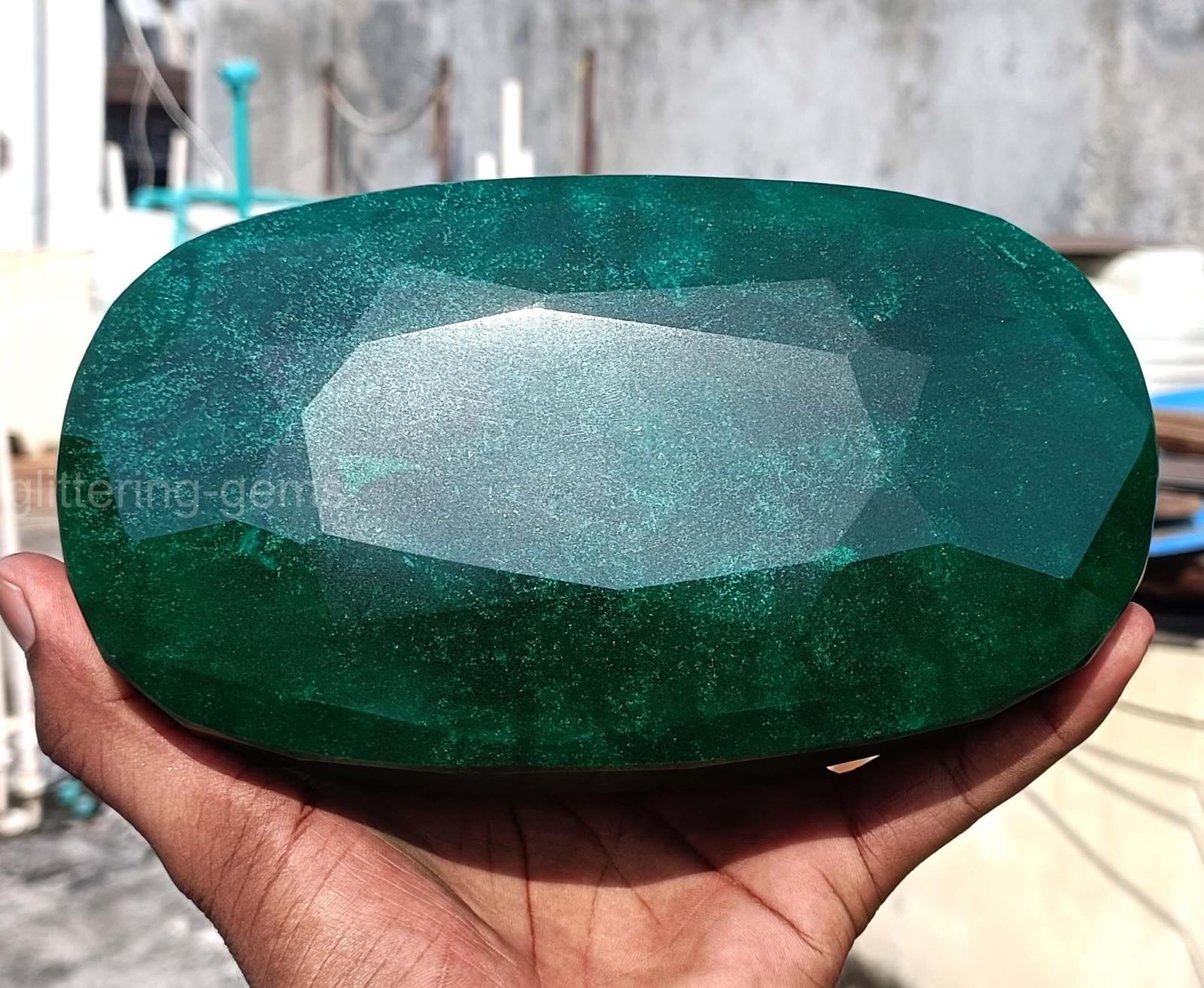 Massive 10,000 Ct Natural Emerald 2 kg Oval IGL Certified Gemstone 180×105 MM “D