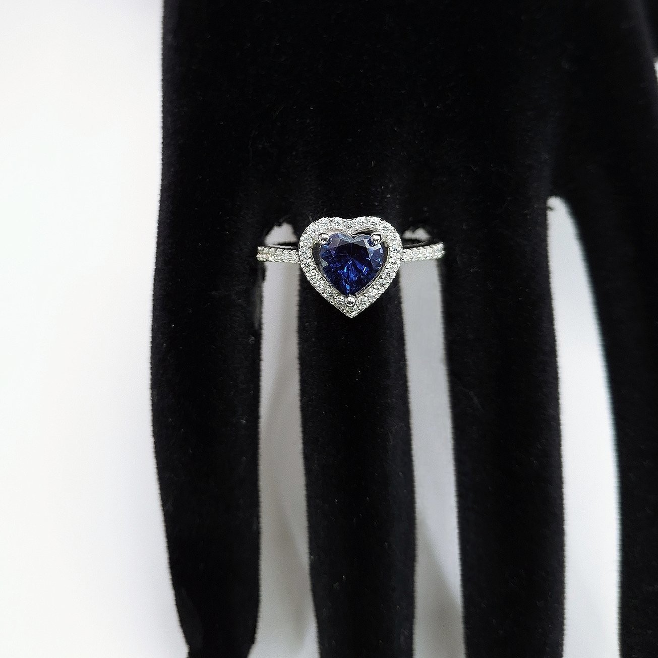 0.86cts Natural Diamond Palladium 2.5gr – Sapphire Heart Brilliant Cut