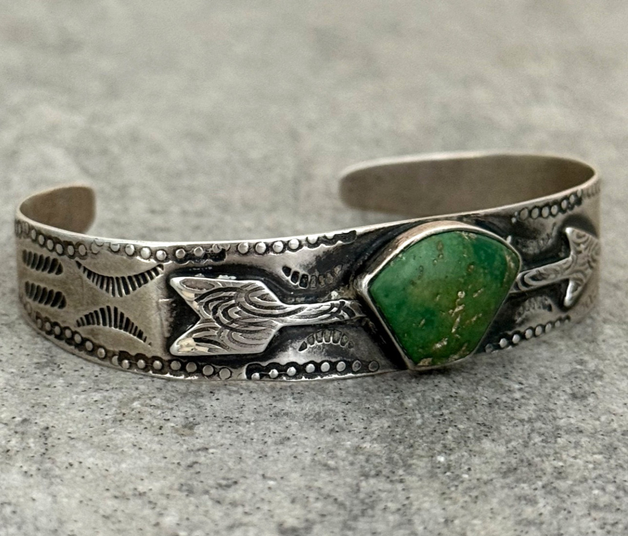 Vintage 40s FRED HARVEY era Navajo ARROW Turquoise Silver Bracelet 7.25 in
