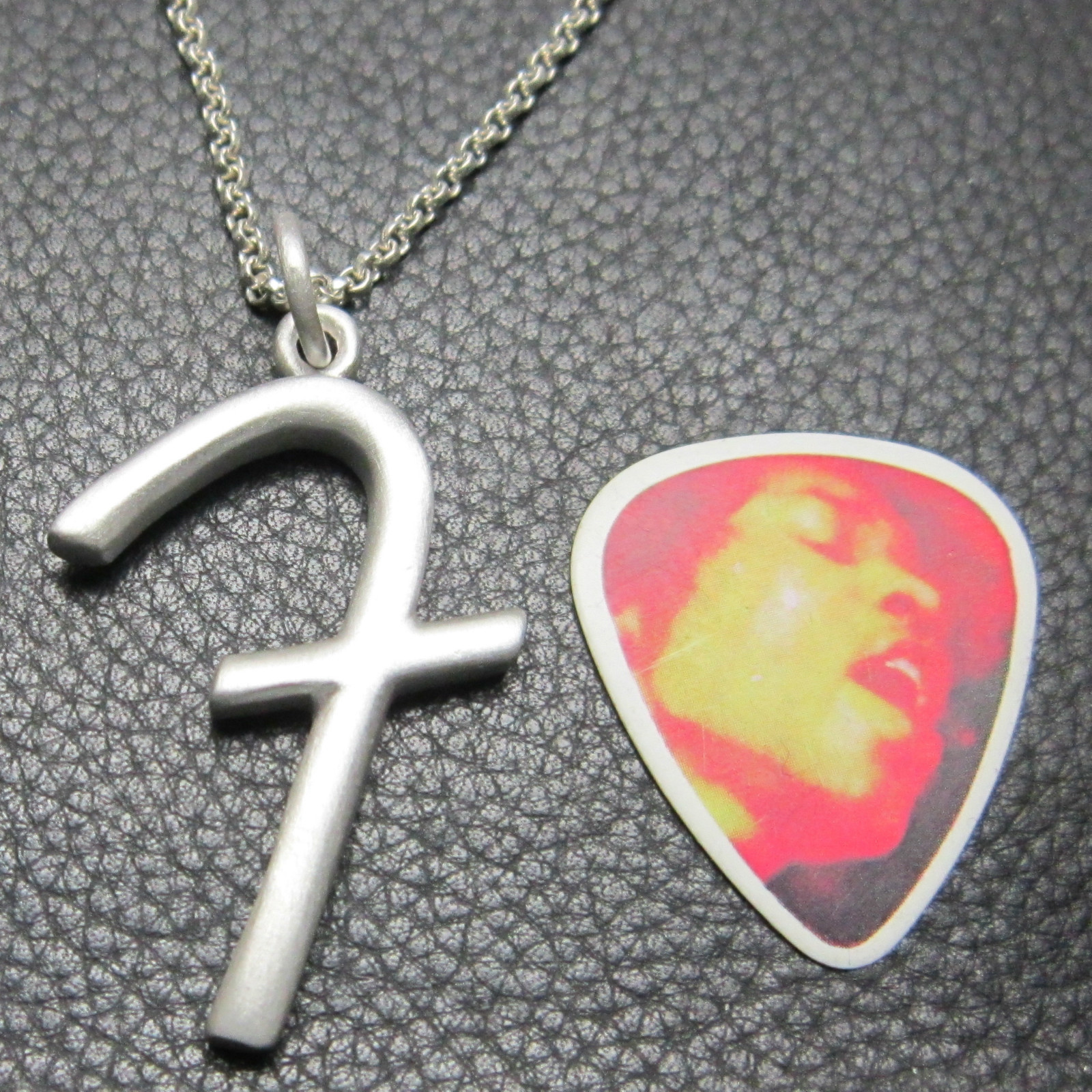 MJG STERLING SILVER FENDER F PENDANT + CHAIN. STRATOCASTER. GUITAR PLAYER. JAZZ
