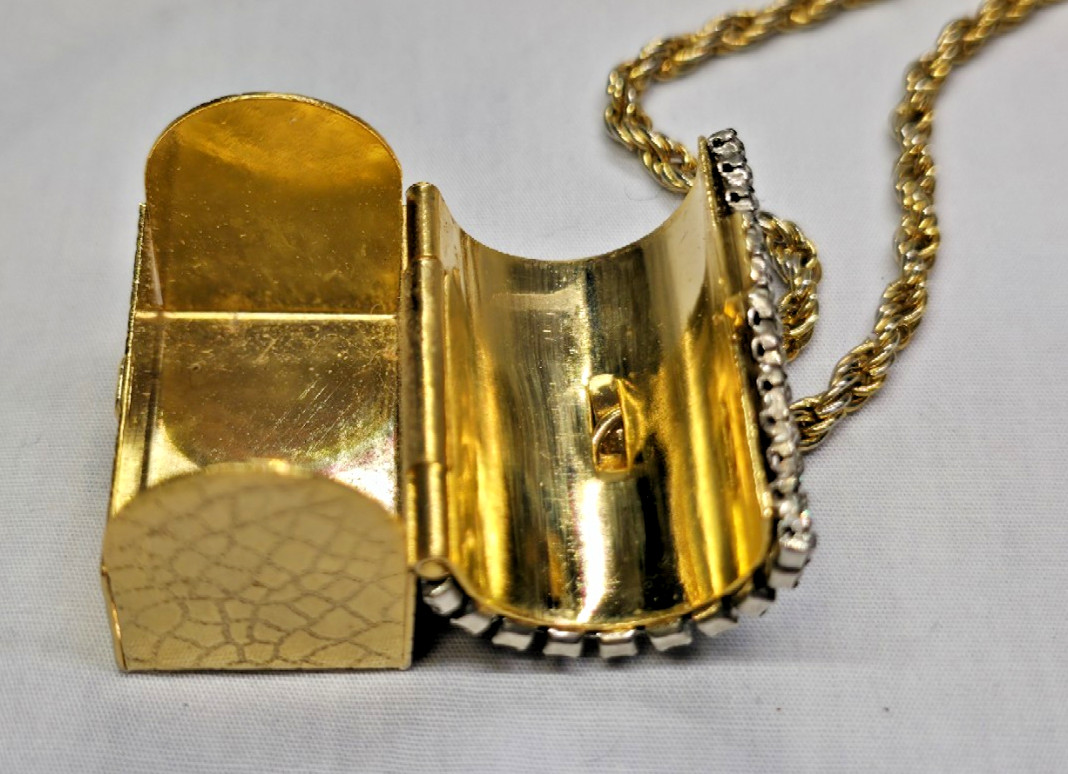 36″ VTG Clear Rhinestone Pill Box Necklace Gold Tone Rope Chain