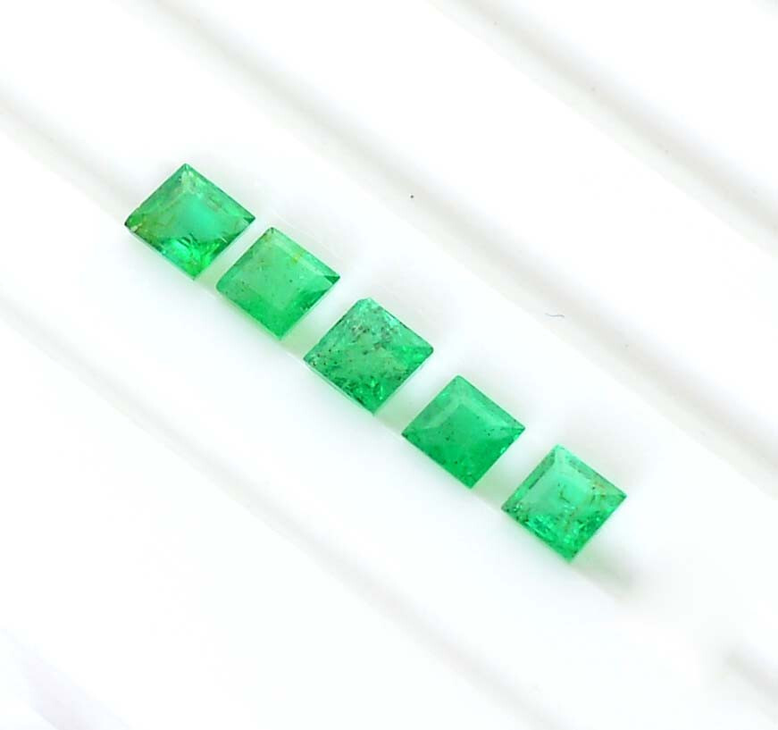 Natural Emerald Square Cut 2.50 mm To 3×3 mm 0.63 CTS Lot 05 Pcs Loose Gemstone