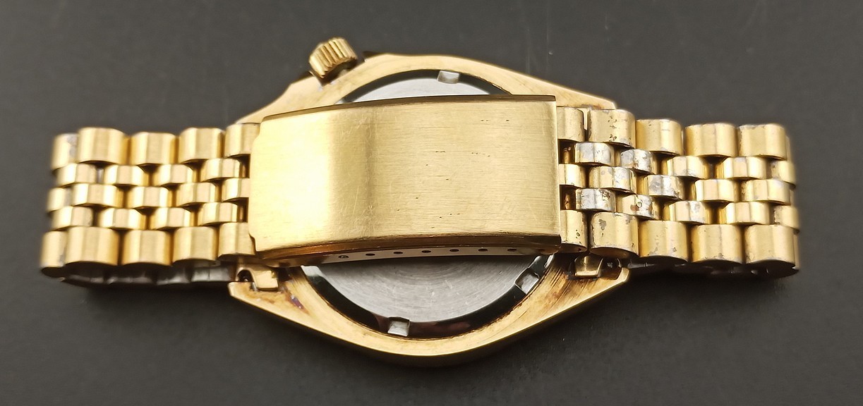 w/Video: Sharp Looking Helbros 36mm Goldtone/Black Bezel Day/Date Dive Watch