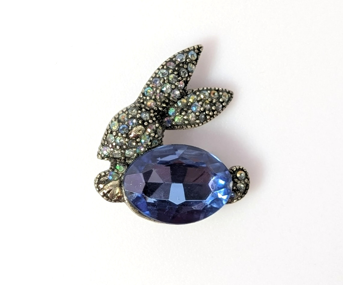 Laila Rowe Blue Bunny Rabbit Brooch Sparkle Rhinestone Silver-Tone Pin