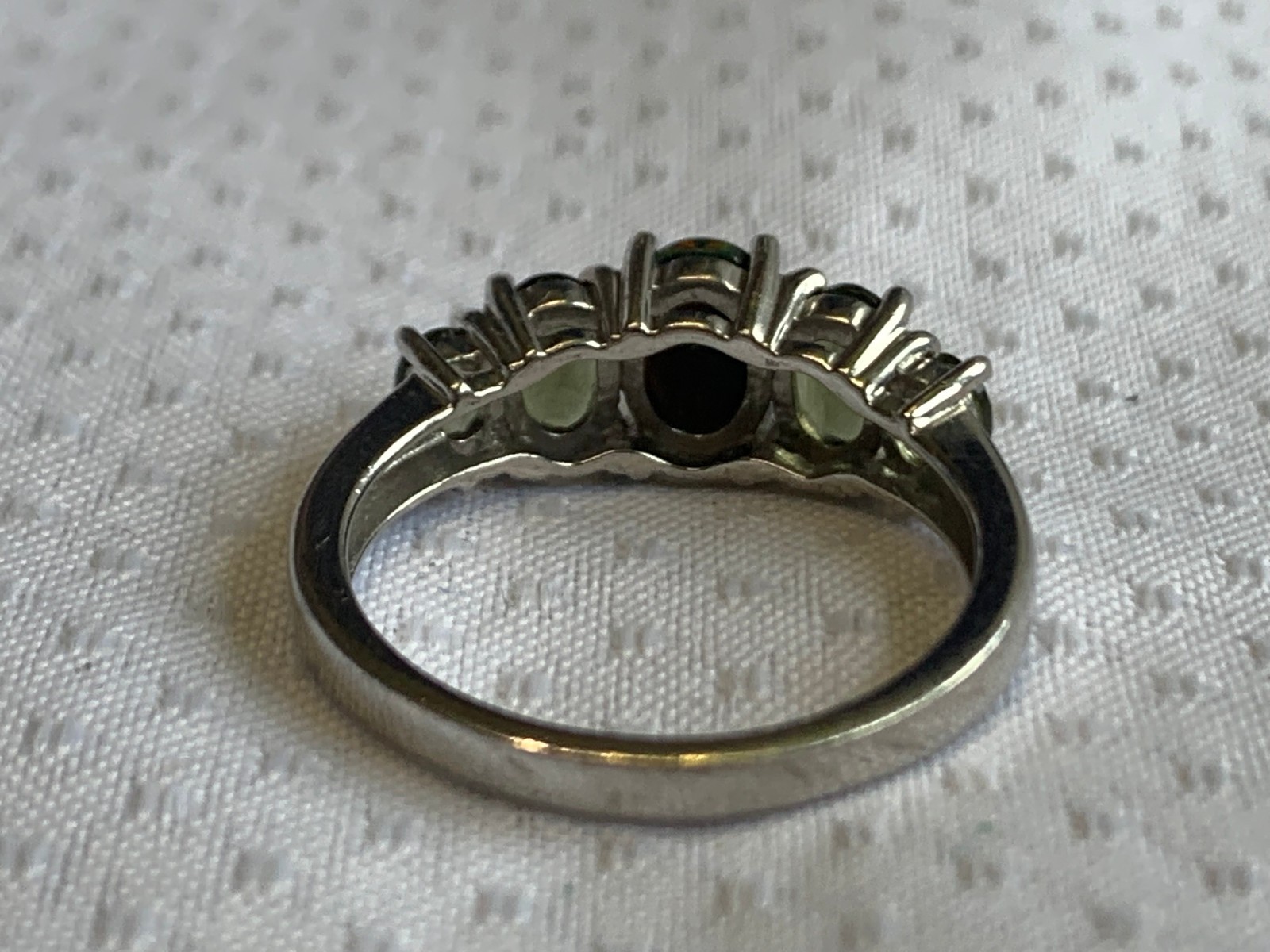 Sterling Silver Ring 3.17g Fine Jewelry Size 8 Band Green Stones BBJ *READ*
