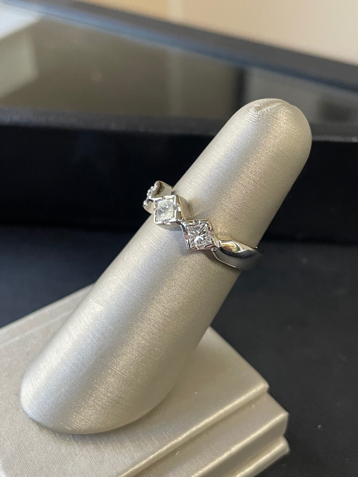 Beautiful 18K White Gold 1cttw VS/SI, G Color Princess Cut 3 Stone Diamond Ring