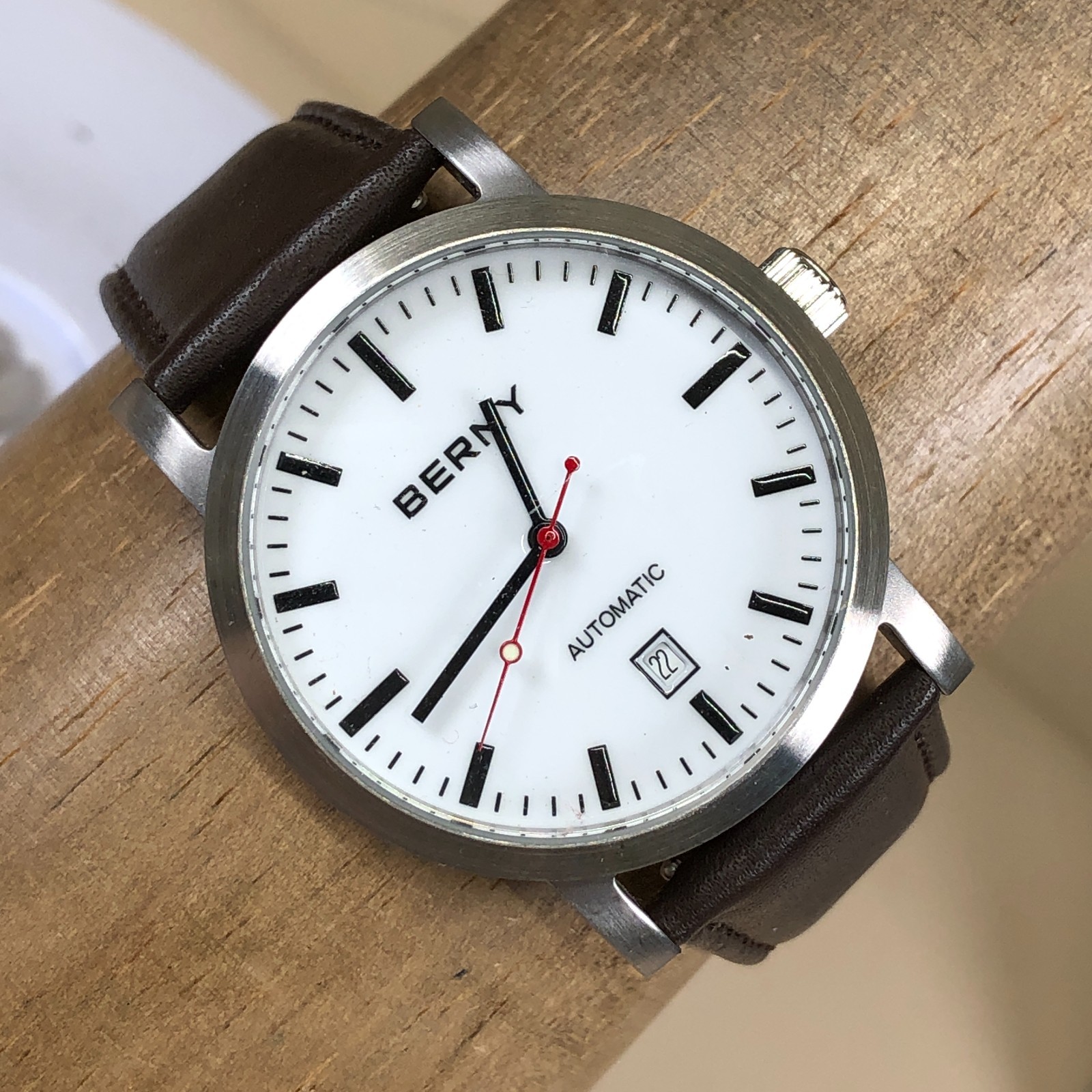 Berny Men AM7068M Dress Date Black Leather Band Automatic 41mm Watch 8″