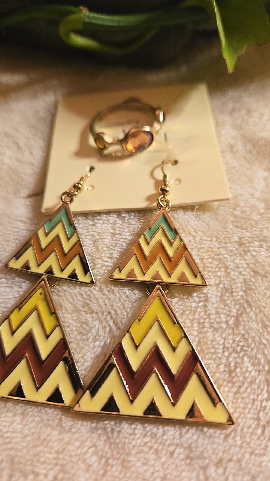 Da Vinci Geometric Triangle Dangle Earrings Multicolor W/ Gold Tone gem ring