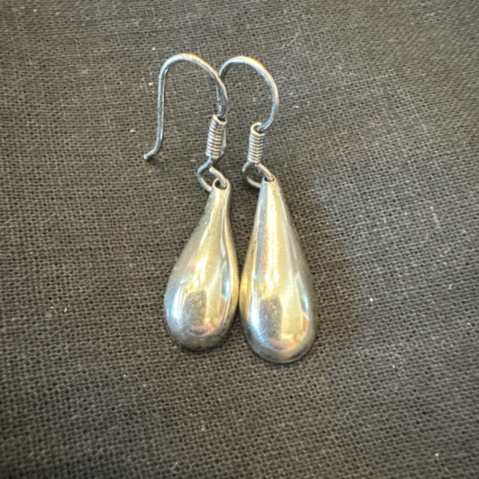 Vintage Mexican Sterling Silver 925 Teardrop Dangle Earrings 6.1 Grams, HFC Mark