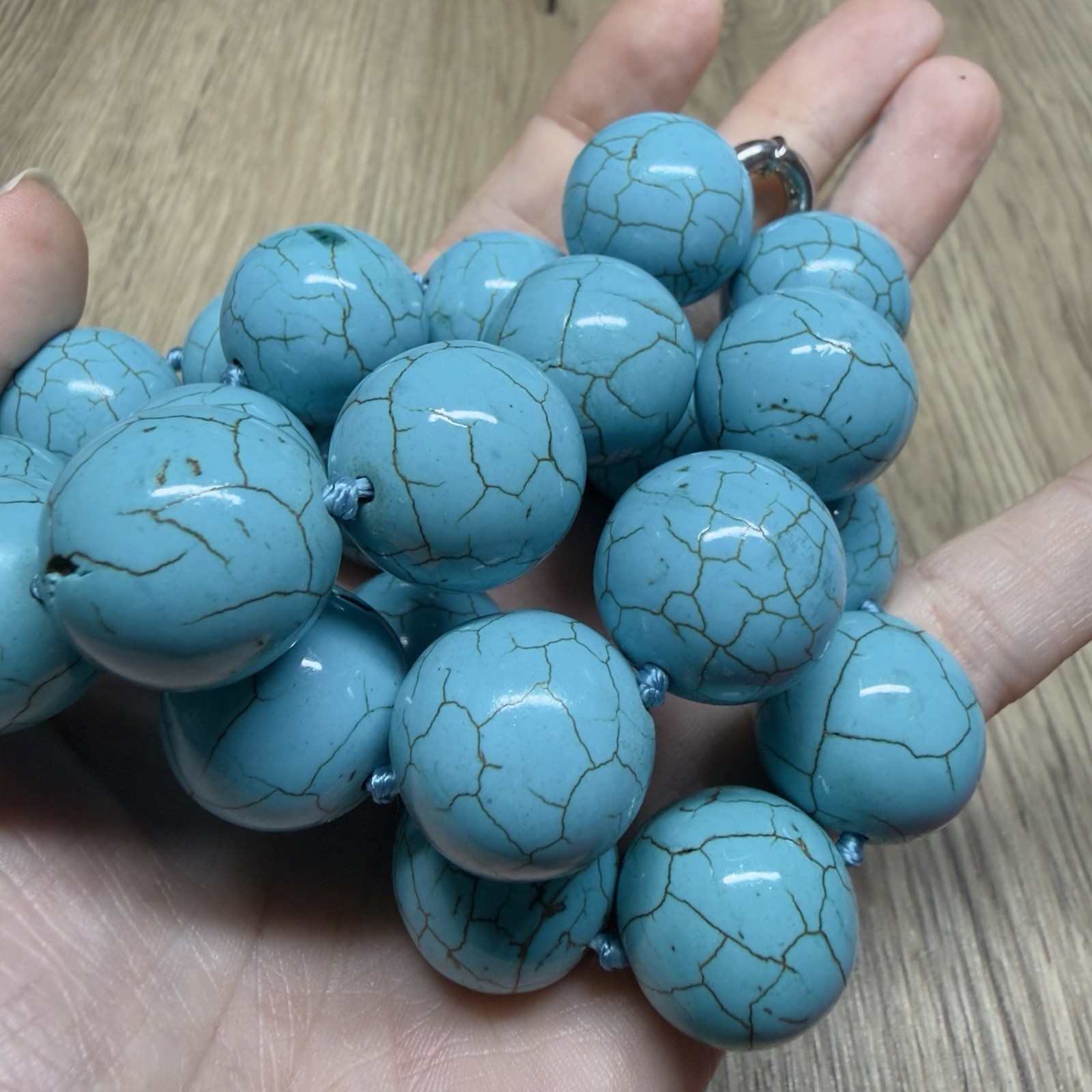 RETRO Chunky Beaded Turquoise Colour Necklace Howlite 51cm/20″ Pretty Kitsch