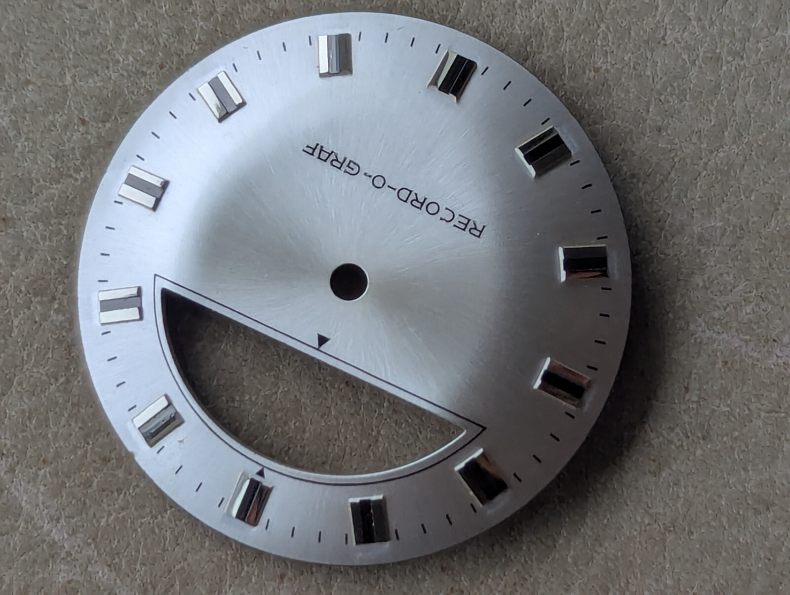 Vintage 1960/70’s RECORD-O-GRAF Satin Sunburst Silvery Gray Jump Hour Dial