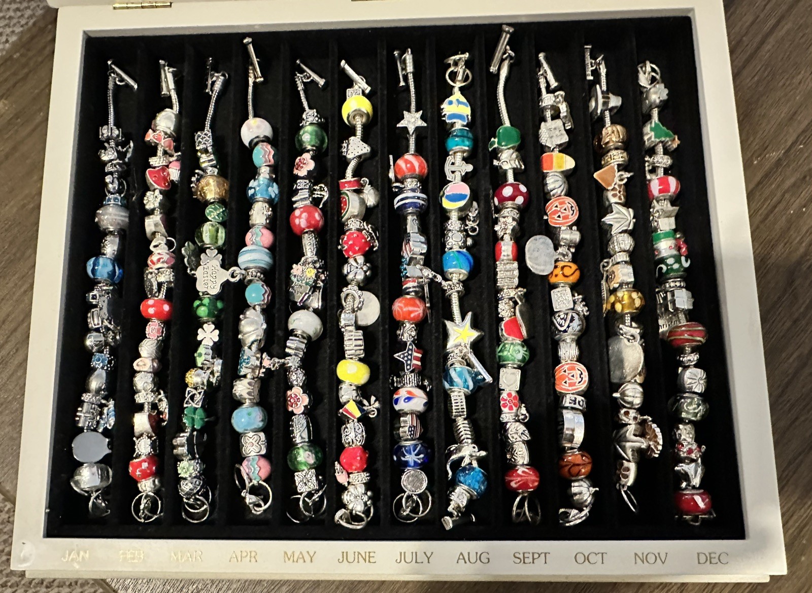 Charm Bracelet Set Willabee & Ward 12 Month 1 For Each Month Show Case Complete