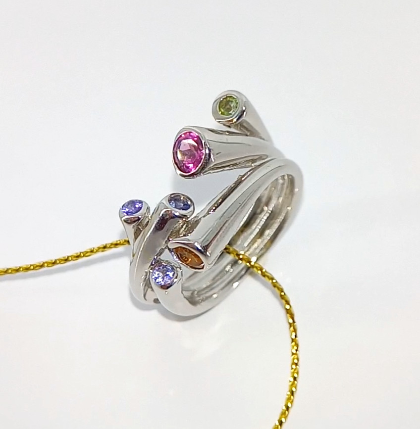🔥🔥🔥Exquisite Sea Flower RING with Rhodolite, Tanzanite, Citrine & Peridot – Size 17