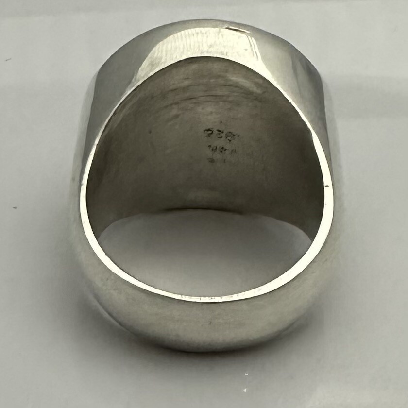 MJG STERLING SILVER MEN’S RING. 20mm BLACK ONYX CABOCHON. SZ 10. 28 Grams.