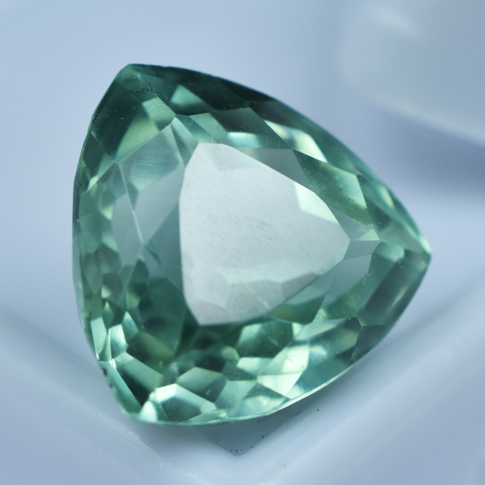 Natural Bluish Green Sapphire Trillion Cut 22.65 Ct Loose Gemstone CERTIFIED