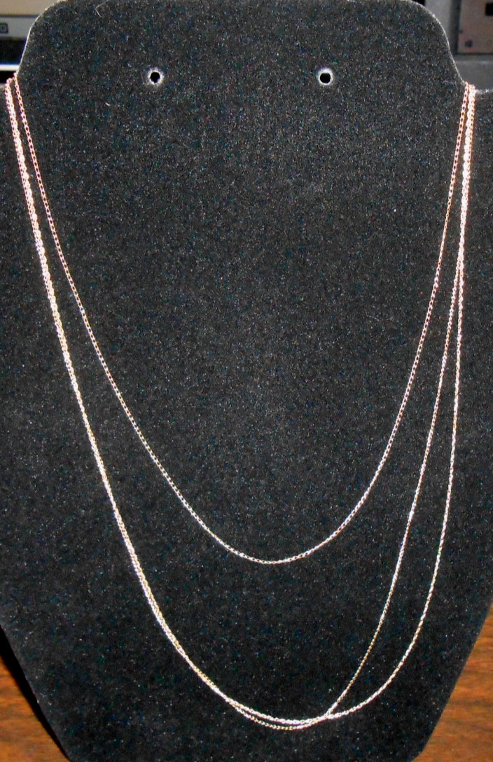 14KT LOT OF 3 DELICATE NECKLACES (2) 20″ and (1) 15.5″ – 1.73 GRAMS
