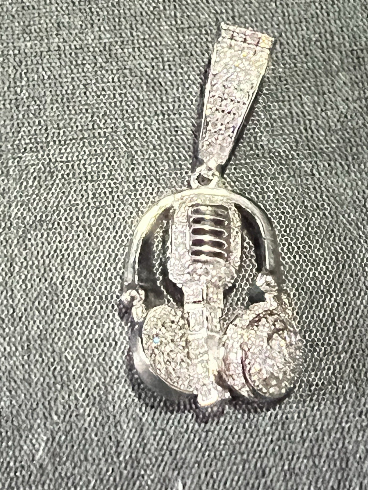 925 silver plated over stainless steel with 5A CZ iced out Headphones pendant