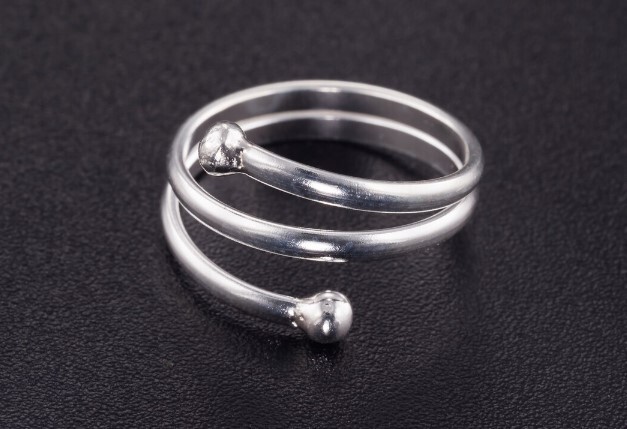Solid Metal 925 Sterling Silver Ladies 3 Band Stylish Toe Ring White Gold Plated