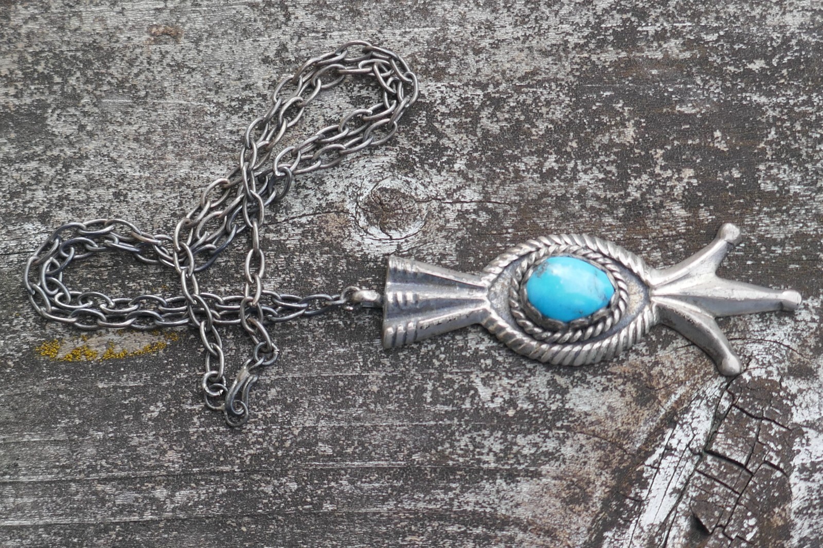 Vintage Navajo Sand Cast Silver & Turquoise Necklace – 18″ / 25.0 Grams