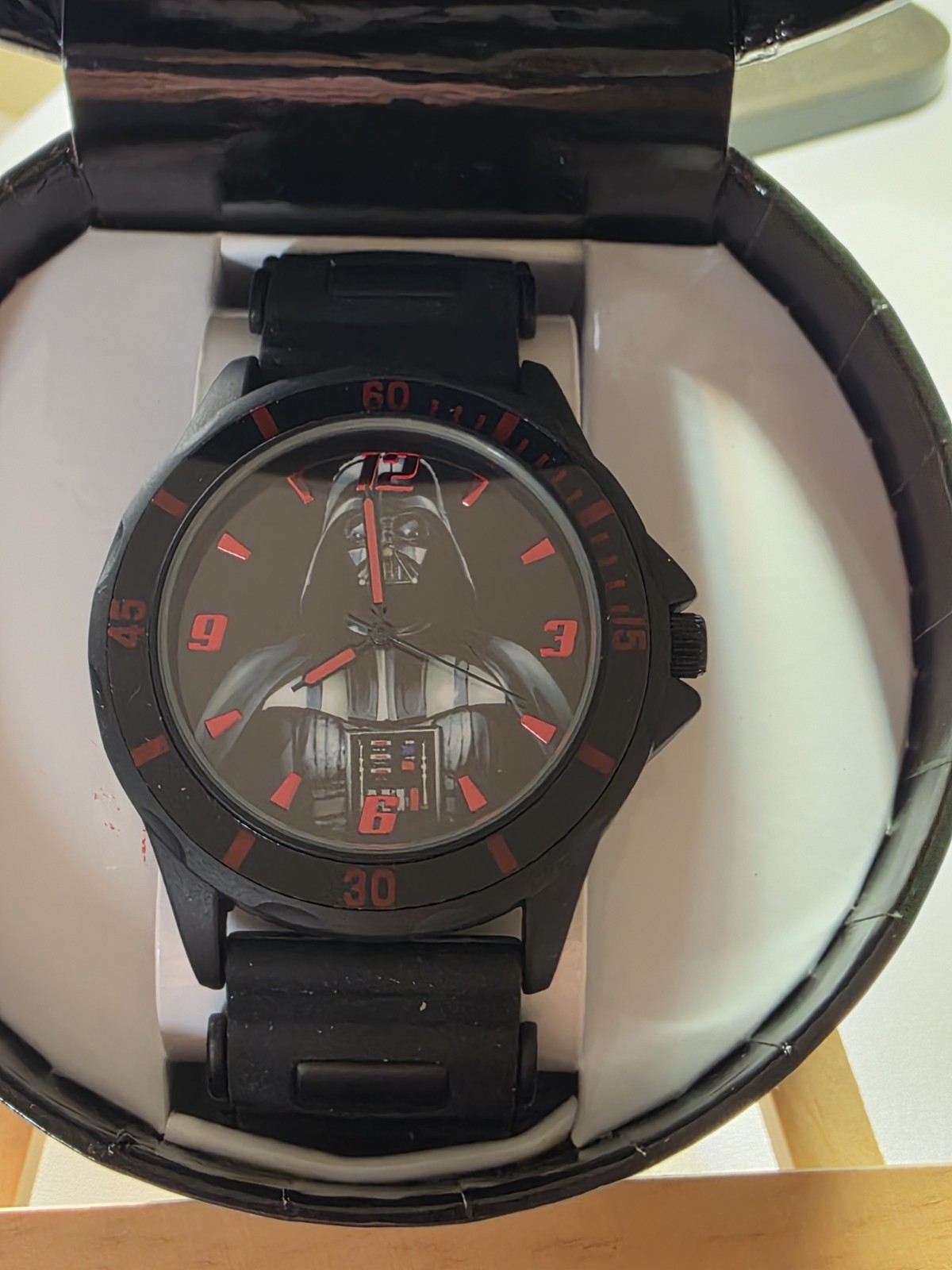 Star Wars Darth Vader Quartz Analog Watch Black Rubber Strap w/ Box