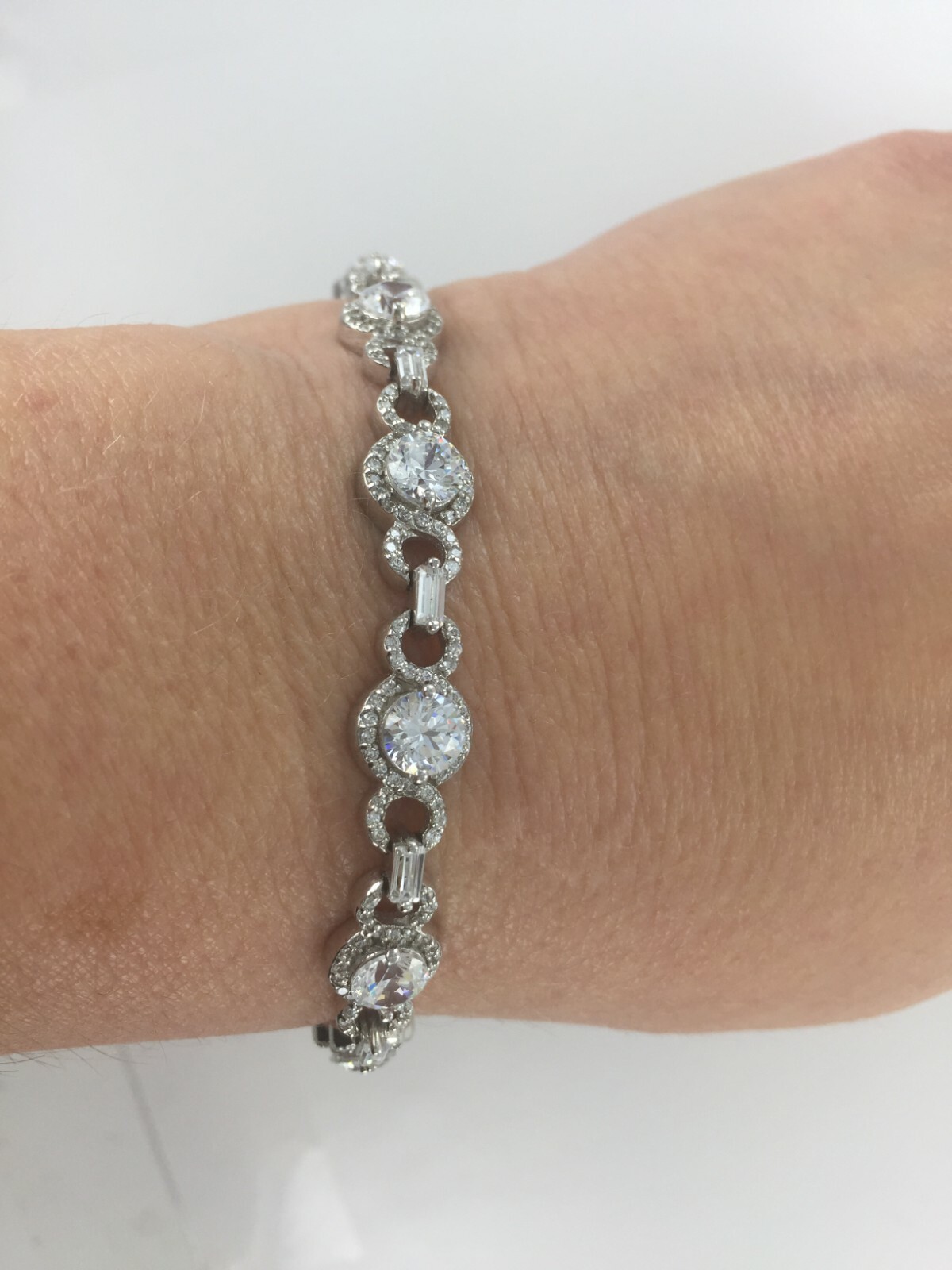 Gorgeous 8.5 CTW Round & Baguette Clear CZ Halo Style Pave Link 925 Silver 7″