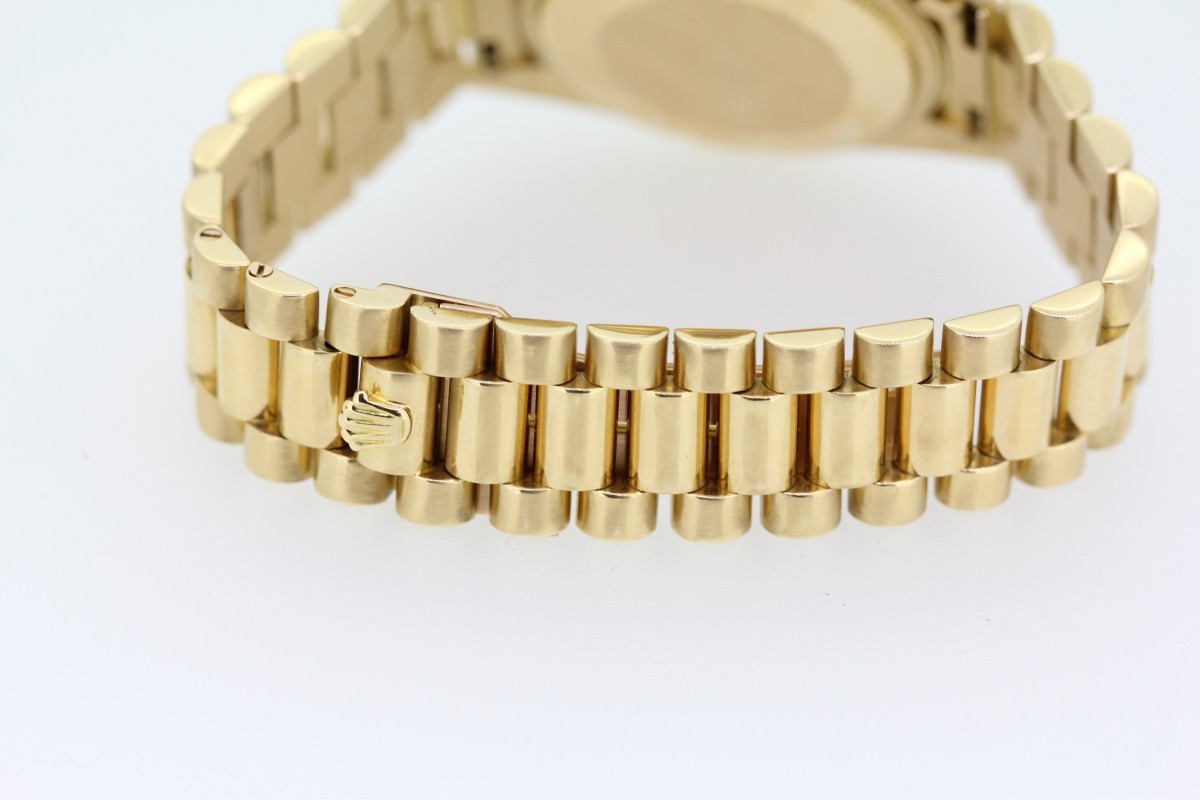 1984 Rolex 18038 President 18k Yellow Gold Day/Date Men’s Wristwatch (C31021695)