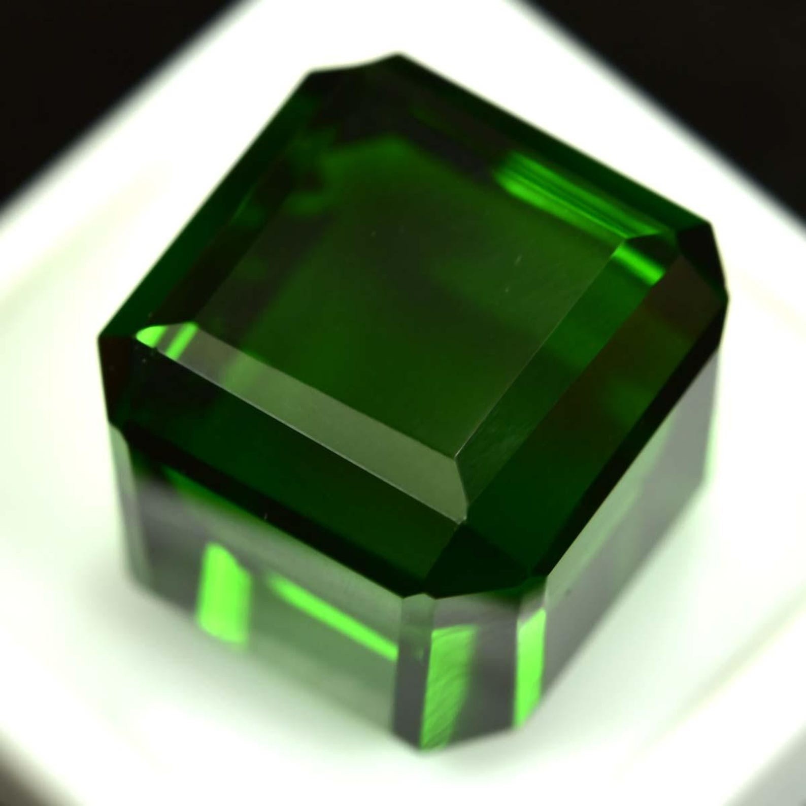 Green Emerald 100 Ct Colombian Huge Cube Cut Natural Certified Loose Gemstone