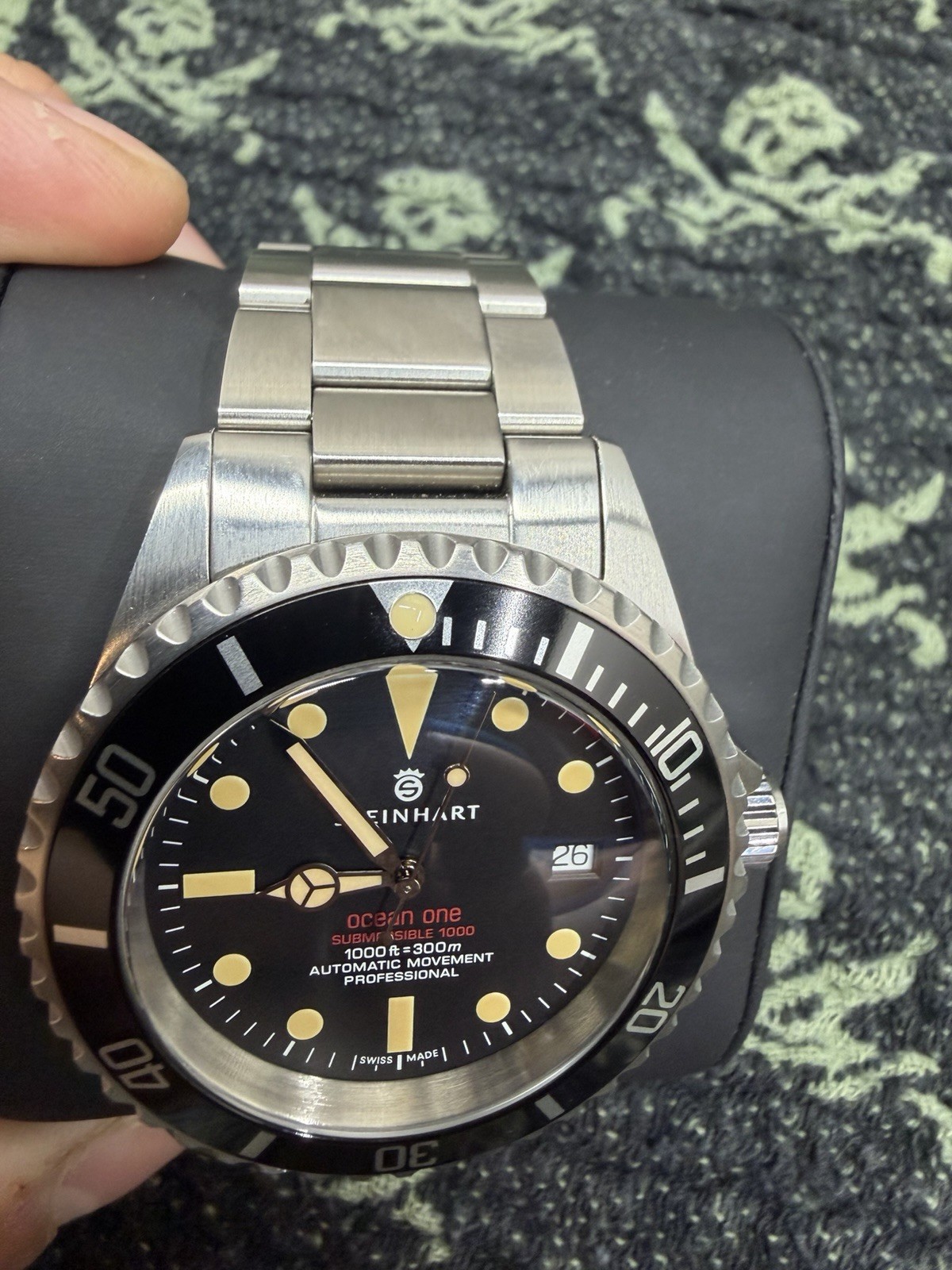 Steinhart Ocean One Automatic Diver 300m “Vintage Red”