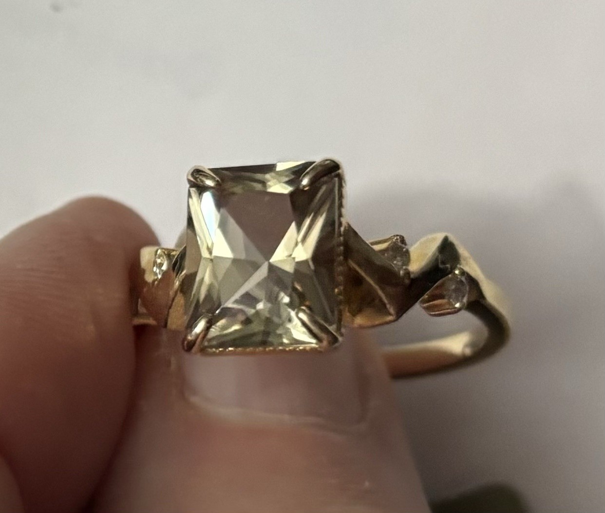 Color CHG Diaspore Gem3.3 CT Radiant Cut In 14kt Solid Yellow Gold Designer Ring