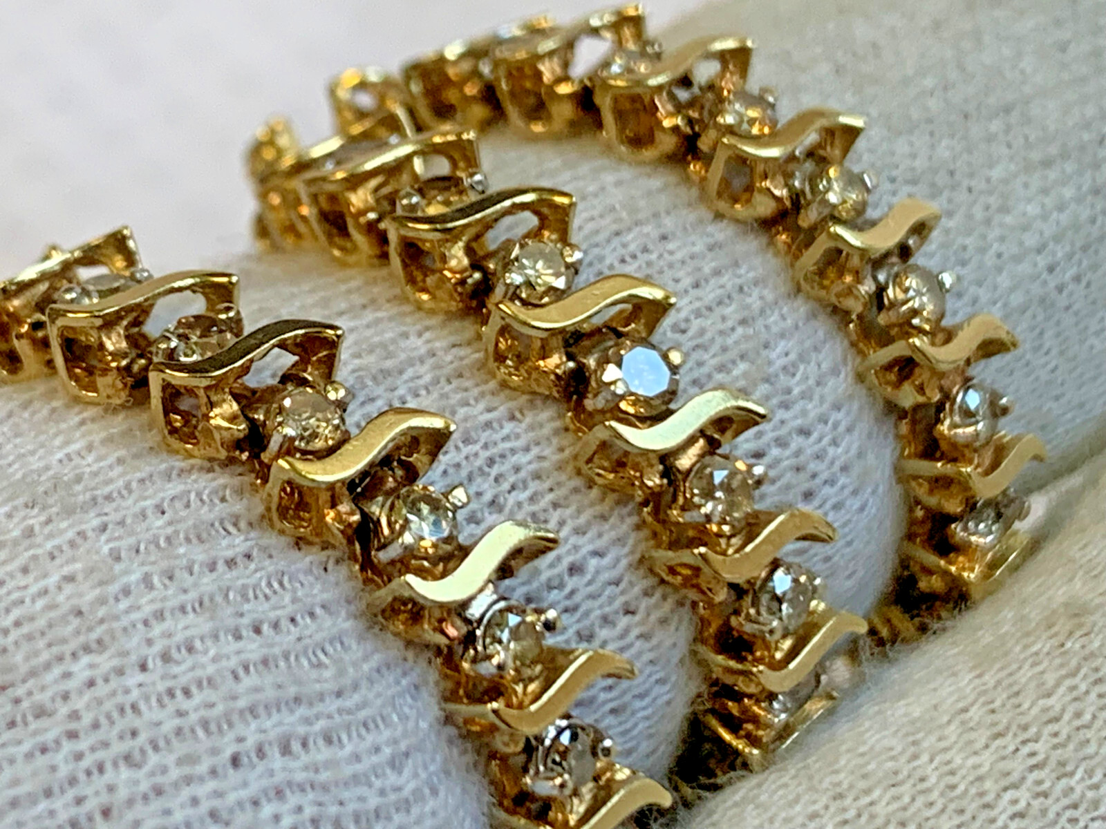 10K Yellow Gold Diamond Bracelet 7.71g Fine Jewelry 7″ Round Prong Box Clasp