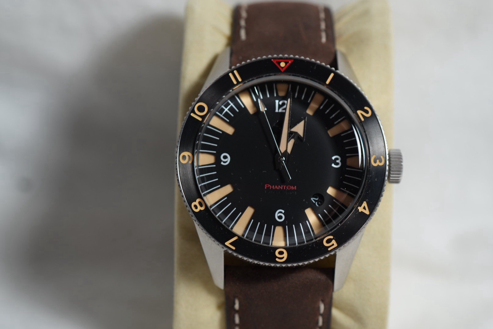 Phantom Automatic Diver 40-43.9mm Black Dial Date SS Brown Leather Strap 100m