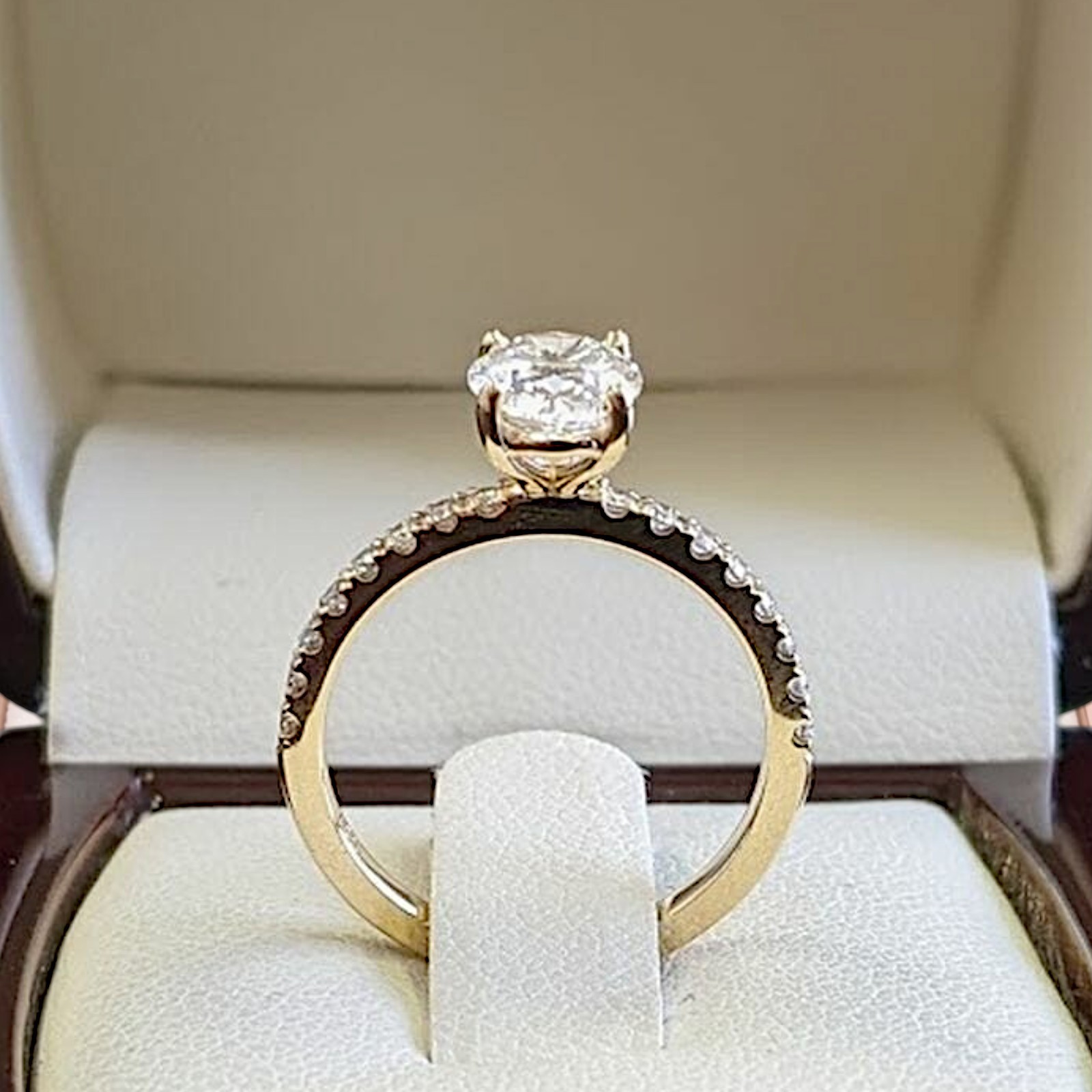 2.75 Ct Oval Cut IGI Certified Lab Grown Diamond Engagement Ring 14k Yellow Gold