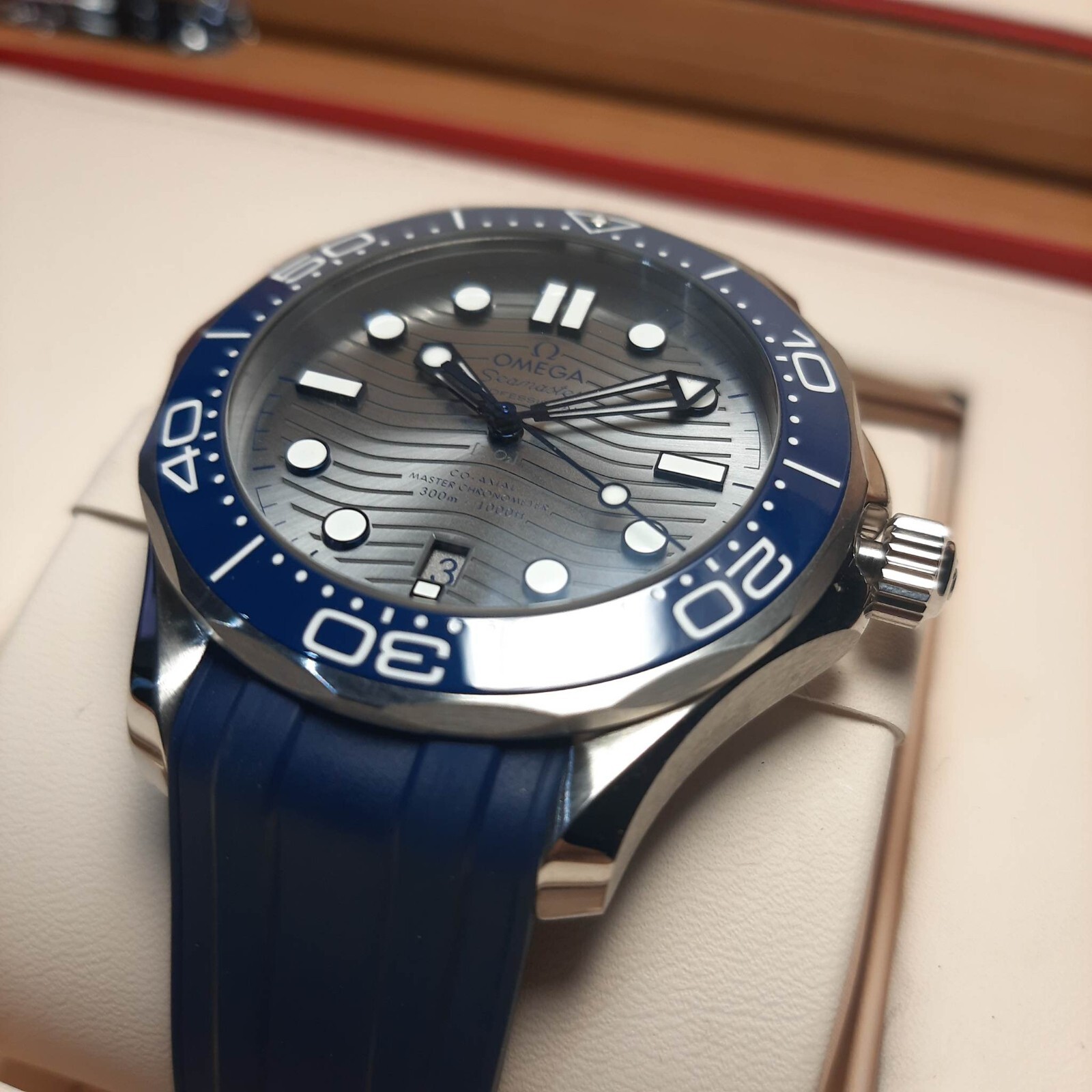 OMEGA SEAMASTER DIVER 300M CO-AXIAL CHRONOMETER GRAY 42MM