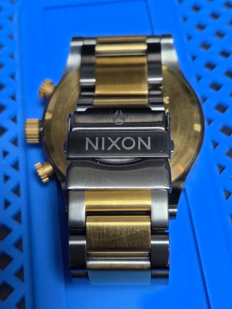 Nixon The 51-30 Chrono Gold Black Watch Needs Battery 16.5 cm