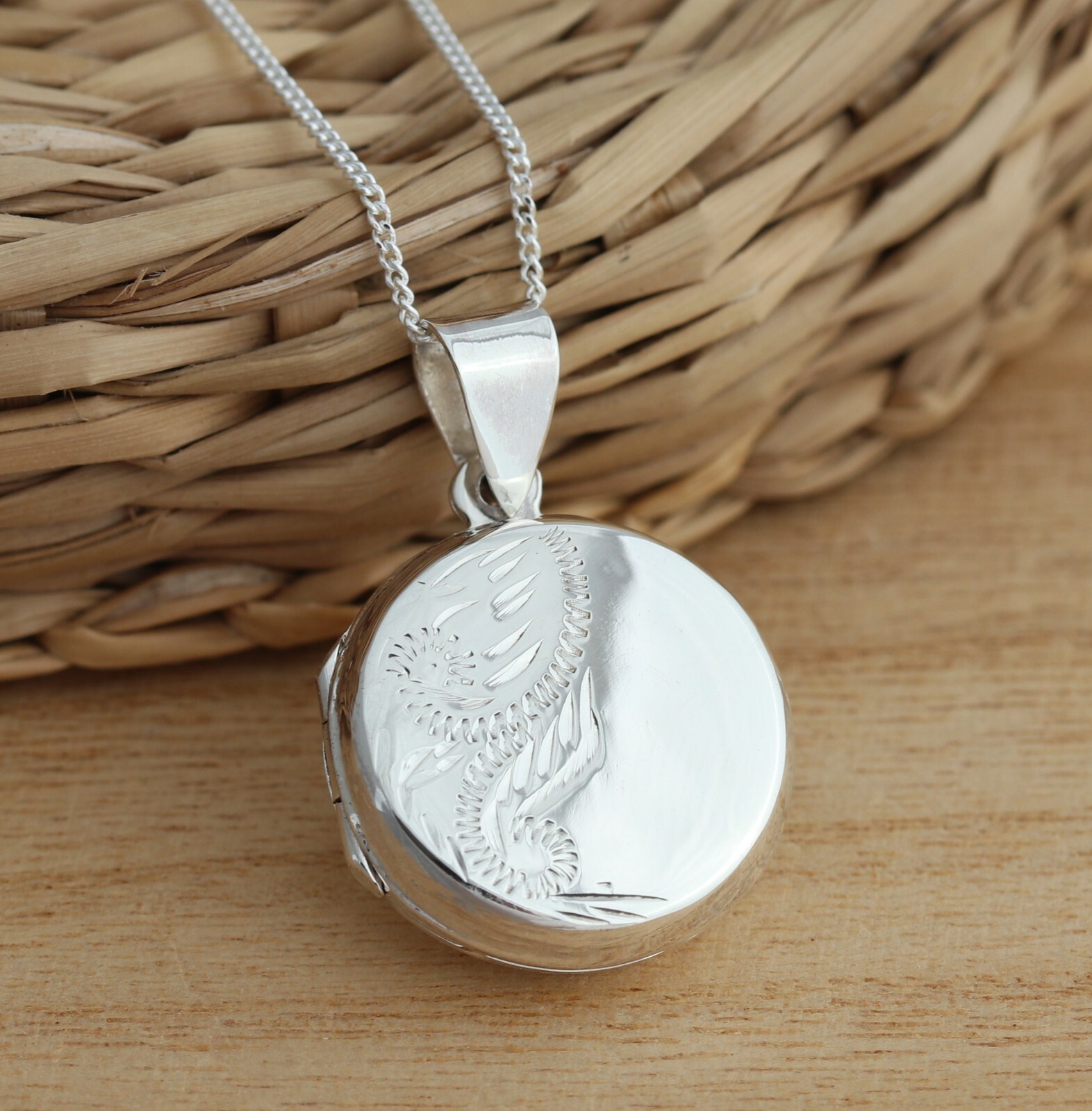 Solid 925 Sterling Silver Engraved Round Photo Locket Pendant Necklace Gift Box