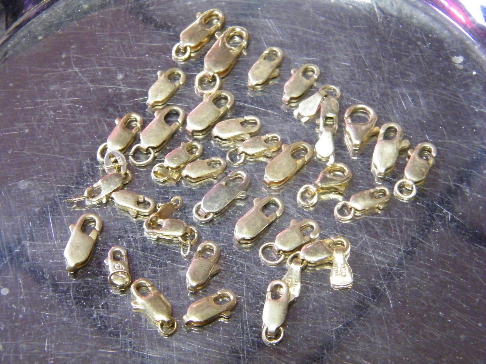 14 kt Solid Gold Lobster Clasps 32 Items 17.0 Grams – 14k
