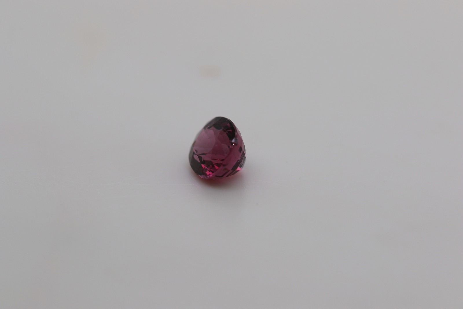 BURMA SPINEL Raspberry UNHEAT OVAL-CUSHION 8.8×7.4×5.8 mm, 2.91 cts