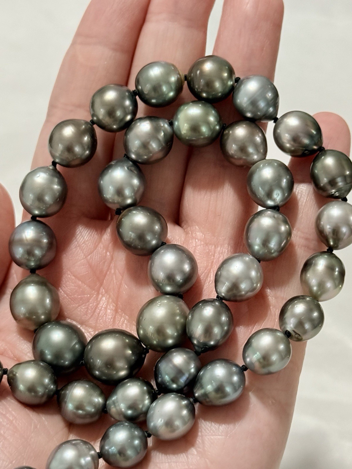 Cultured 10.4-12.3mm Tahitian Pearl South Sea Pearl 14K Gold Clasp Necklace 19”