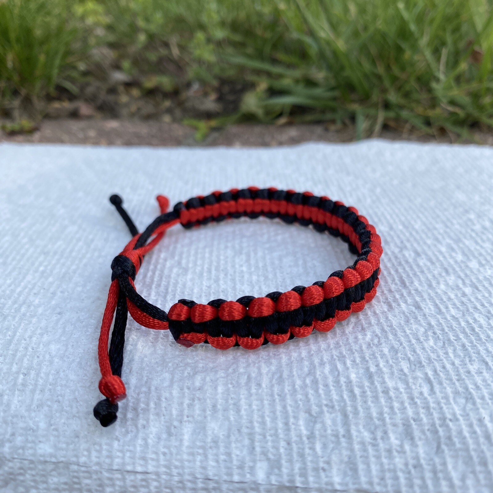 ALBANIA Bracelet Byzylyk RED BLACK Satin Rattail Cord Shamballa Nylon Macrame