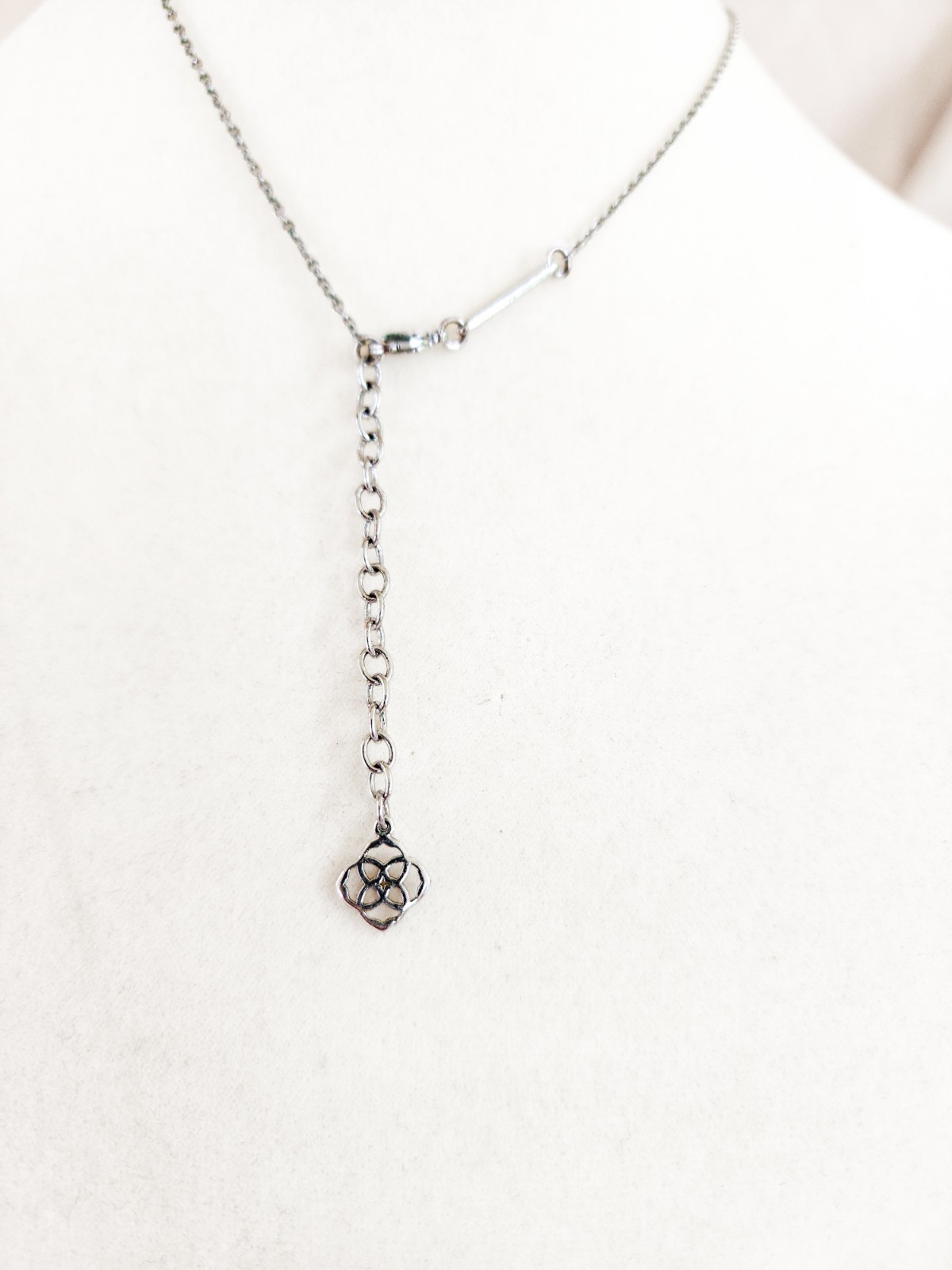 Kendra Scott Elisa Necklace 15″ – 17″ Iridescent Drusy Quartz Rhodium Plated