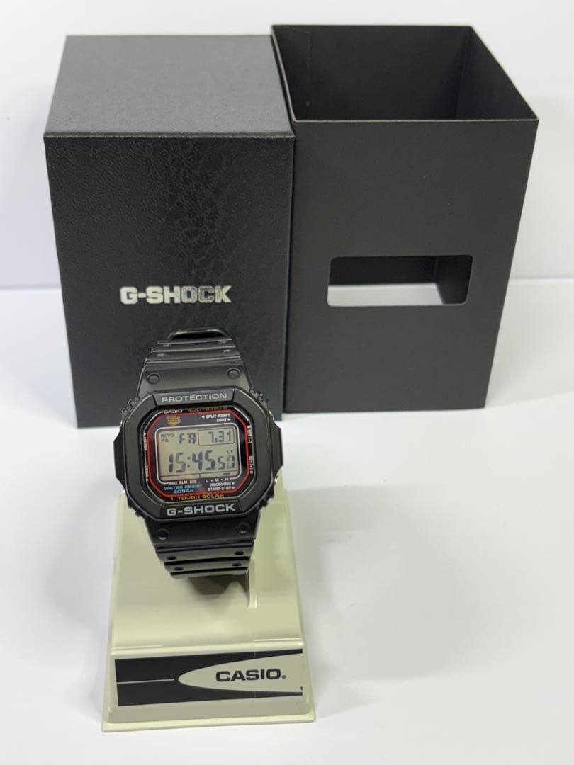 Comes with box in excellent condition GW M5610U 1JF Digital Radio Solar Square