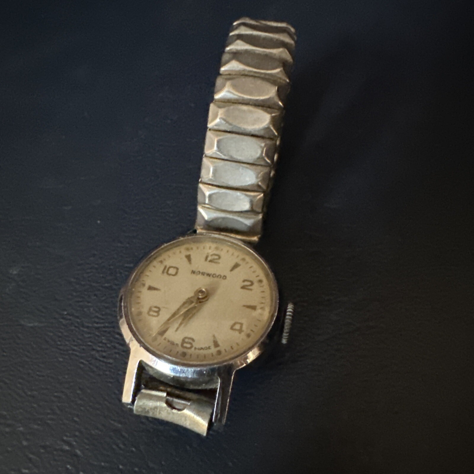 Norwood Ladies Watch Vintage Fond Acier Inoxydable
