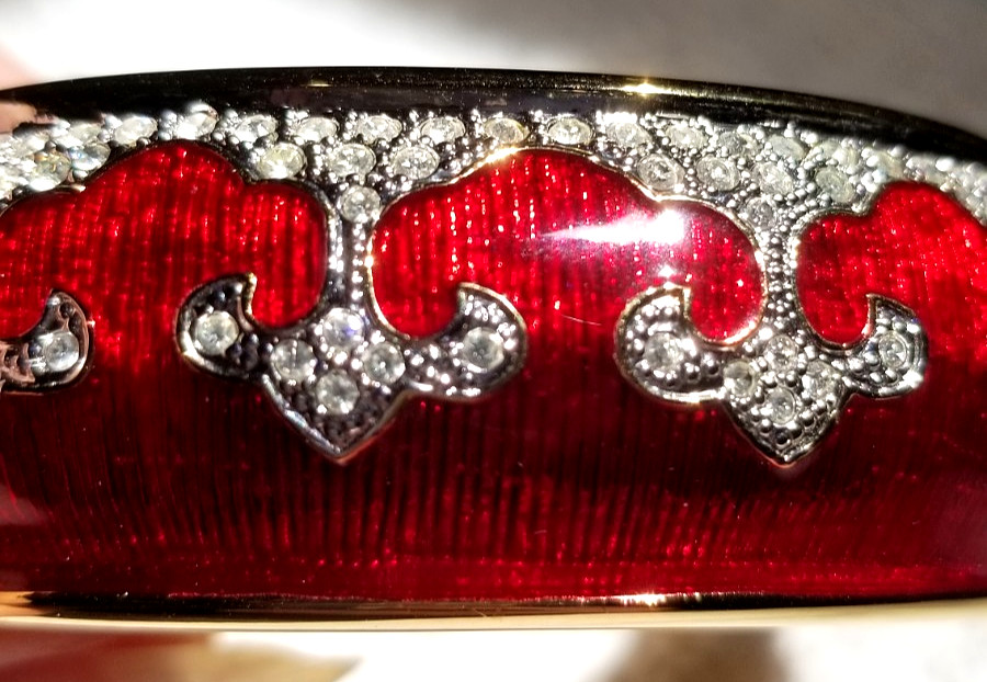 Bejeweled cuff bracelet with Red enamel and Gold tone metal Mint condition