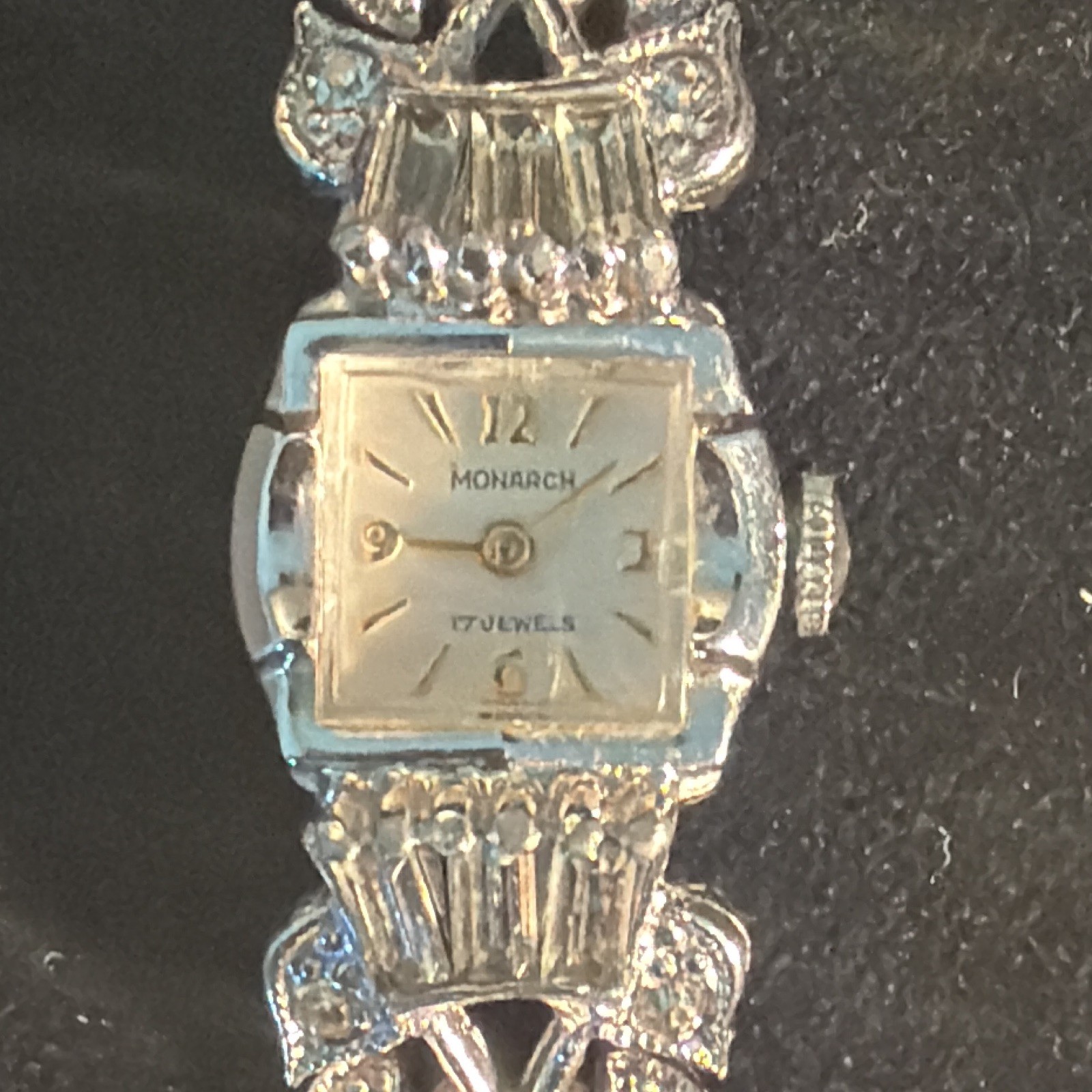 Monarch Swiss 17 Jewels Women’s Manual Wind Dress Square Silver Bracelet
