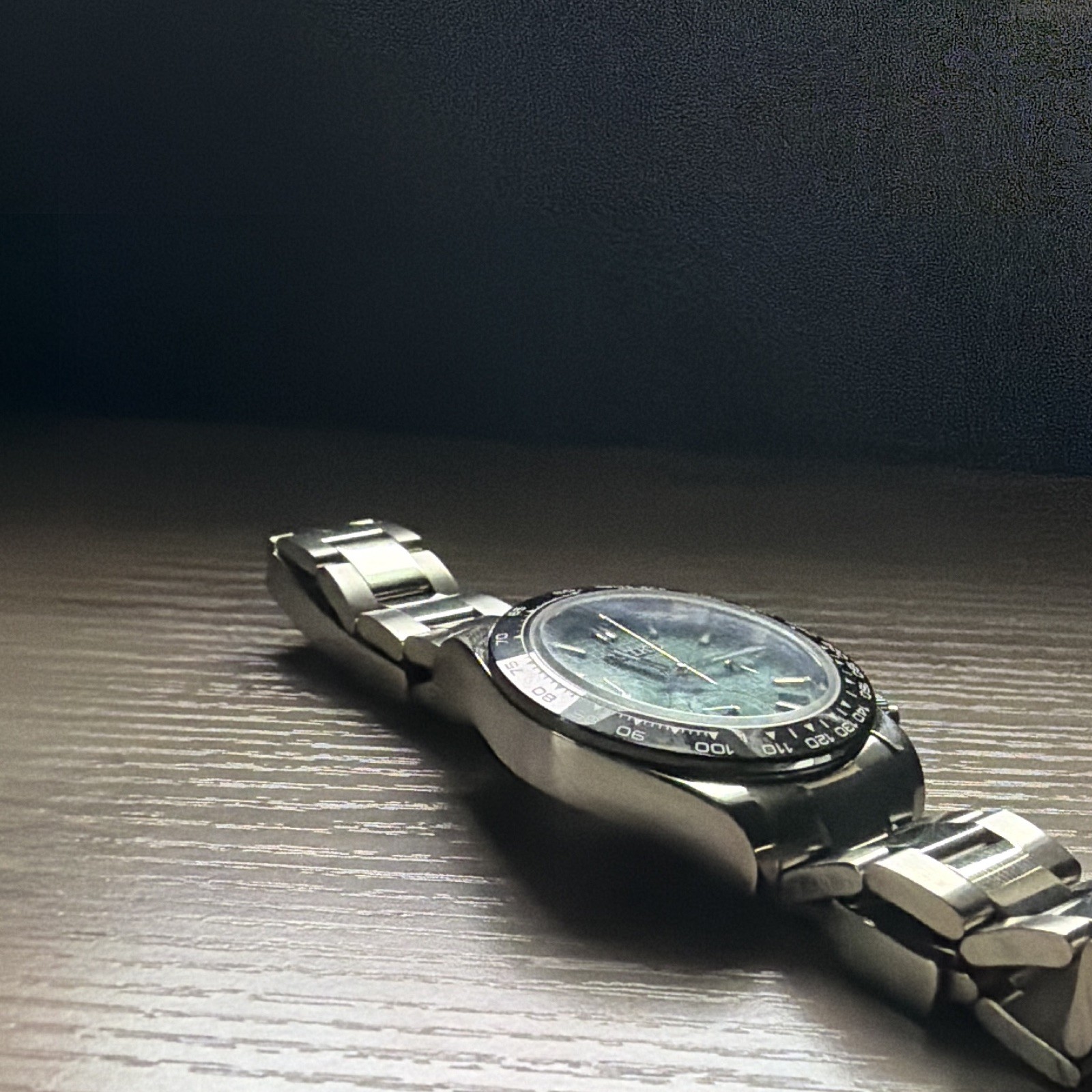 NOT a Seiko Chronograph Tachymeter. Please read description.