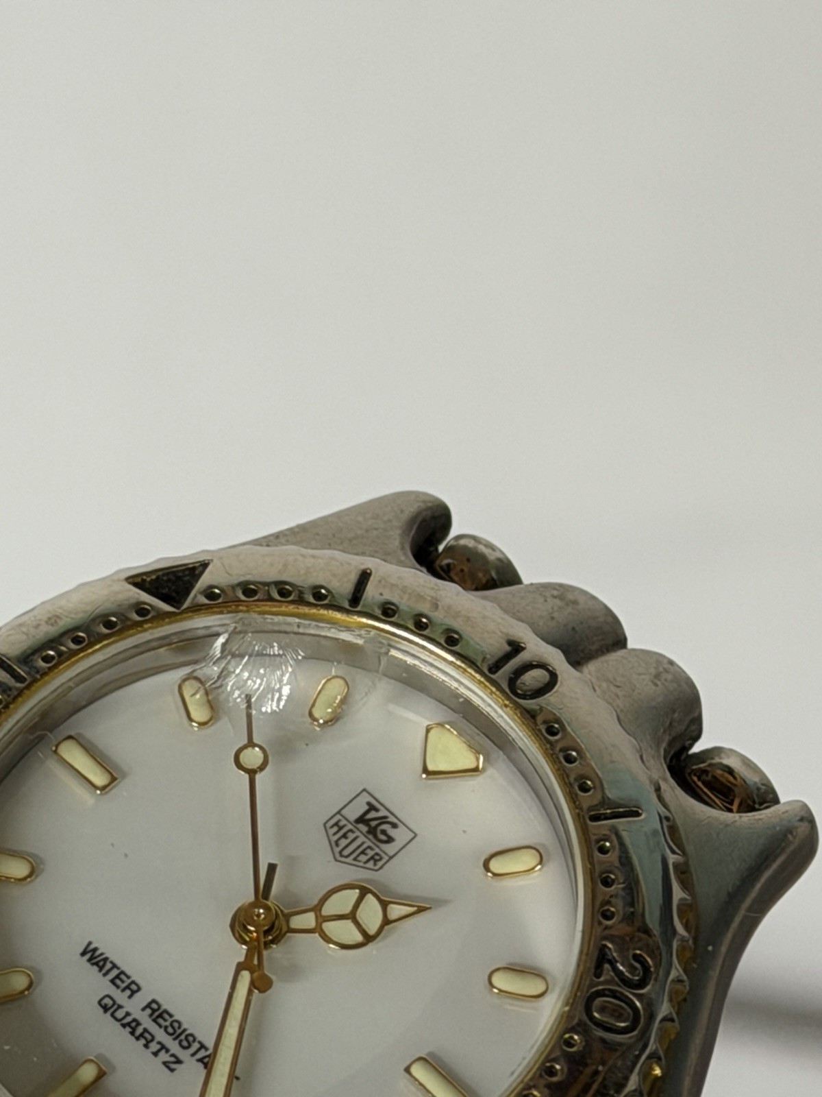 Tag Heier Men’s Watch S/EL For Repair Chipped Crystal