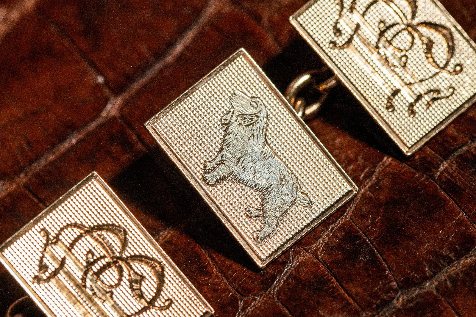 Stunning High Quality 9k Solid Gold Engine Turned Antique English Cufflinks