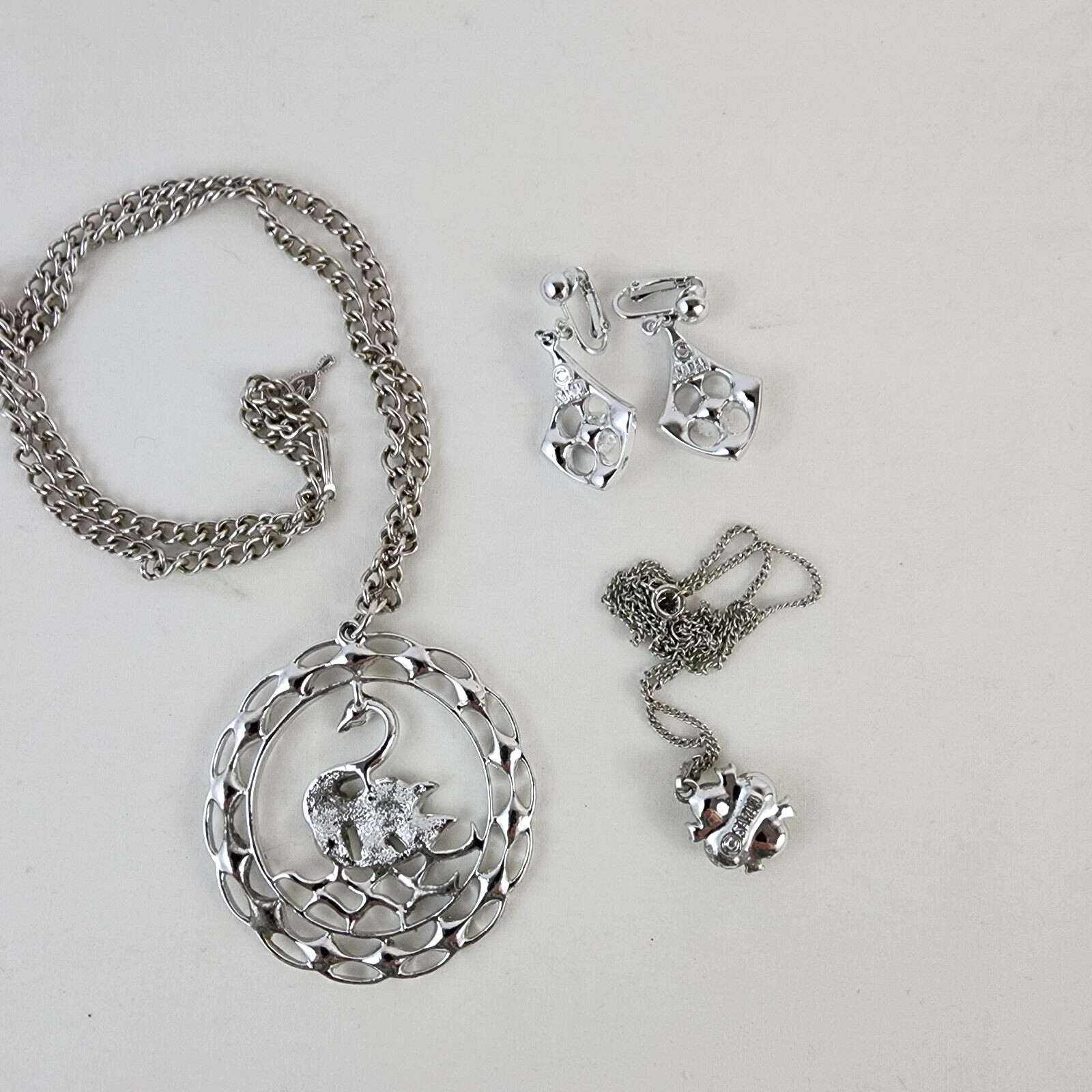 Sarah Coventry Jewelry Lot 3 Pieces 2 Necklaces 1 Earrings Vintage