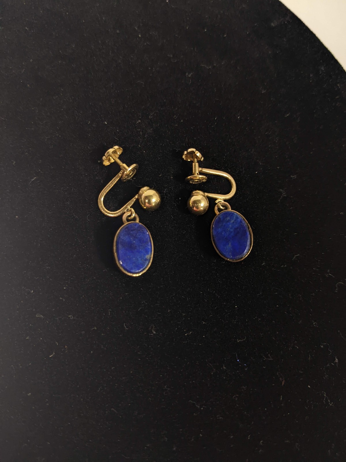 Vintage 14K Yellow Gold Natural Lapis Lazuli Screw Back Earrings, Flower Detail